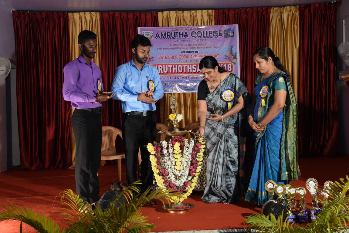  AMRUTHOTHSAVA-2K18 Inaugurated by Mrs. Chandrakala G. Bhat, Founder President of Amrutha group of Colleges
